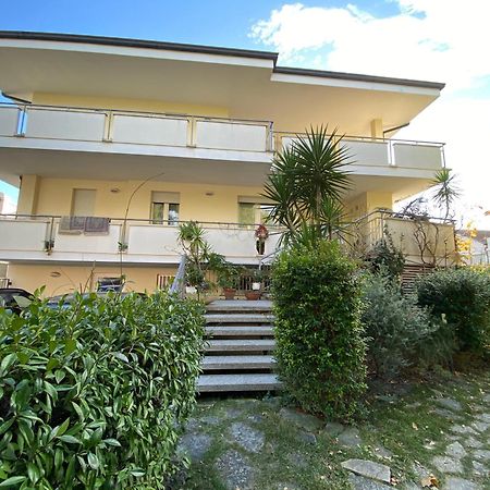 Appartamento La Terrazza Sul Tetto Porto San Giorgio Esterno foto