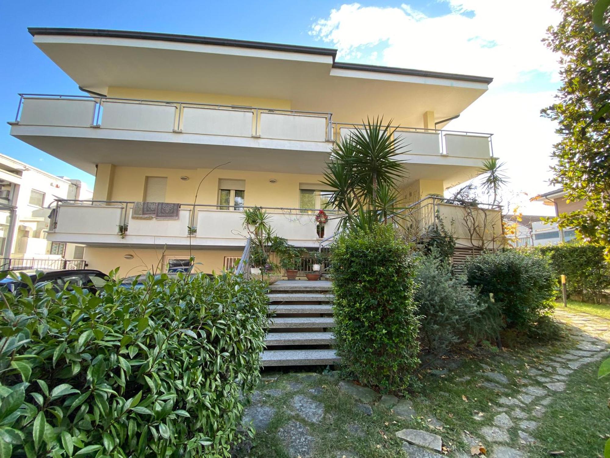 Appartamento La Terrazza Sul Tetto Porto San Giorgio Esterno foto